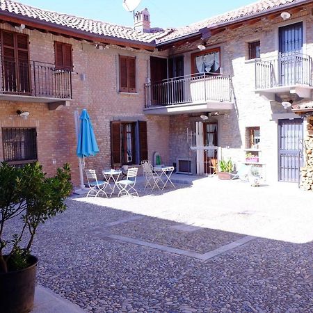 B&B La Corte Suites Salice Terme Zewnętrze zdjęcie