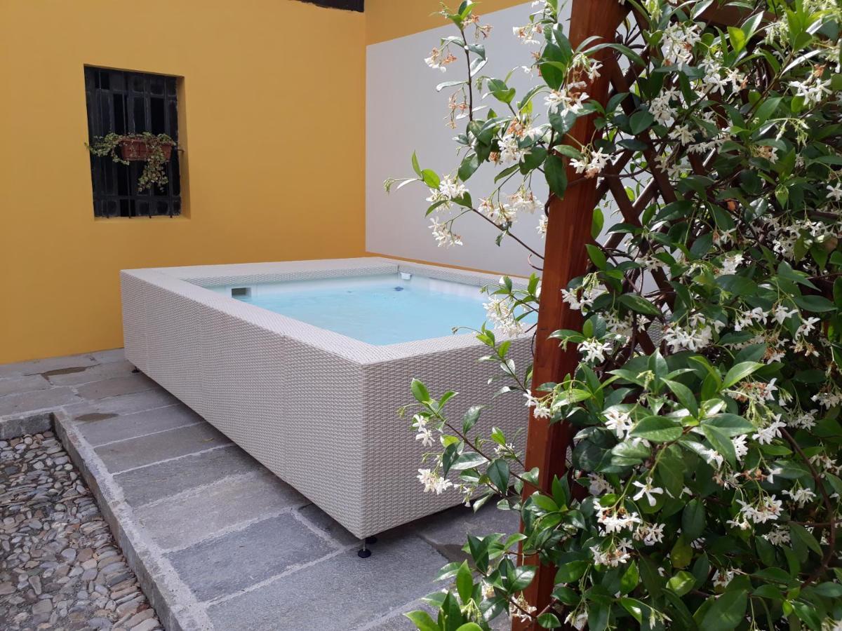 B&B La Corte Suites Salice Terme Zewnętrze zdjęcie