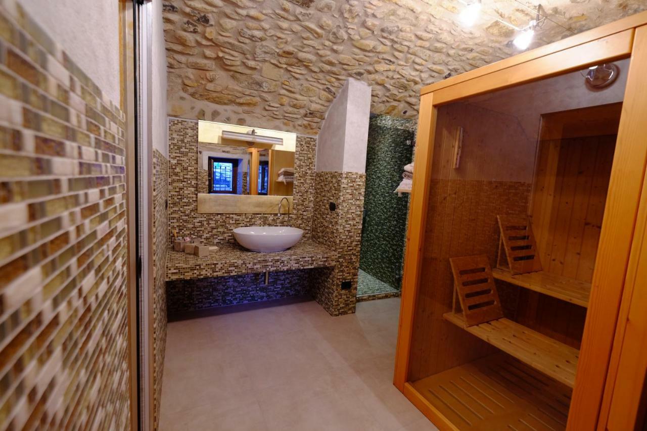 B&B La Corte Suites Salice Terme Zewnętrze zdjęcie