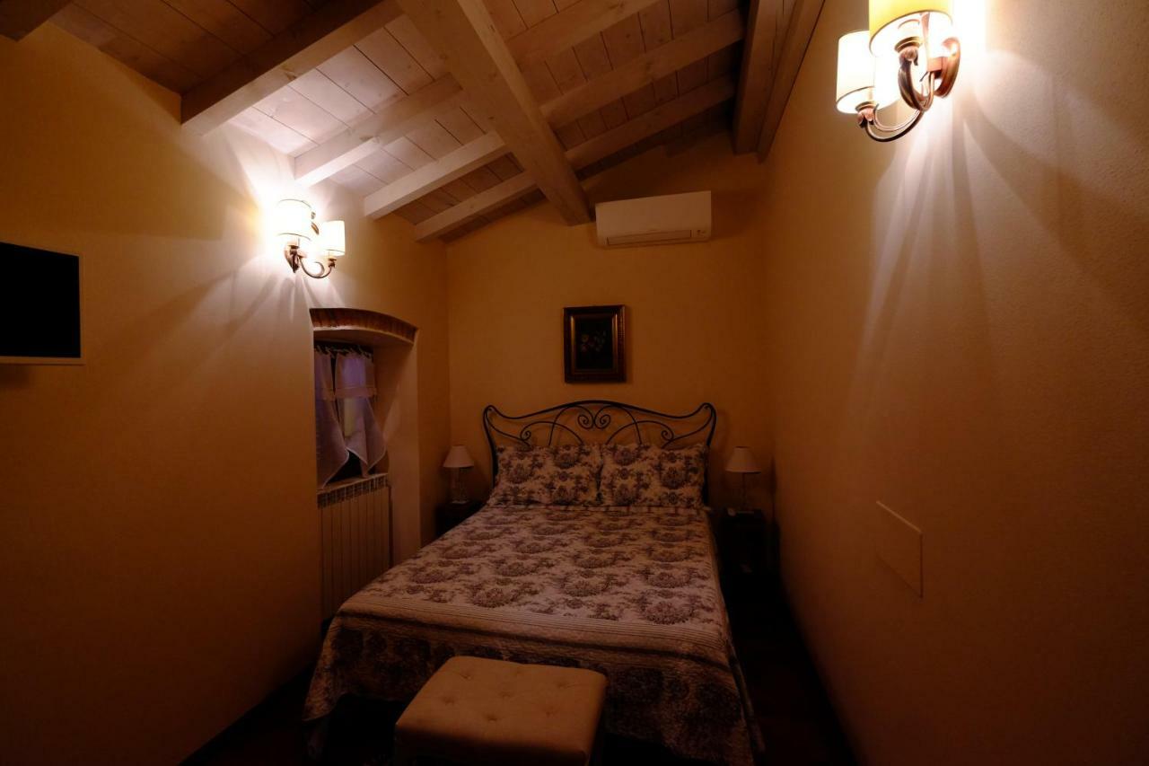 B&B La Corte Suites Salice Terme Zewnętrze zdjęcie