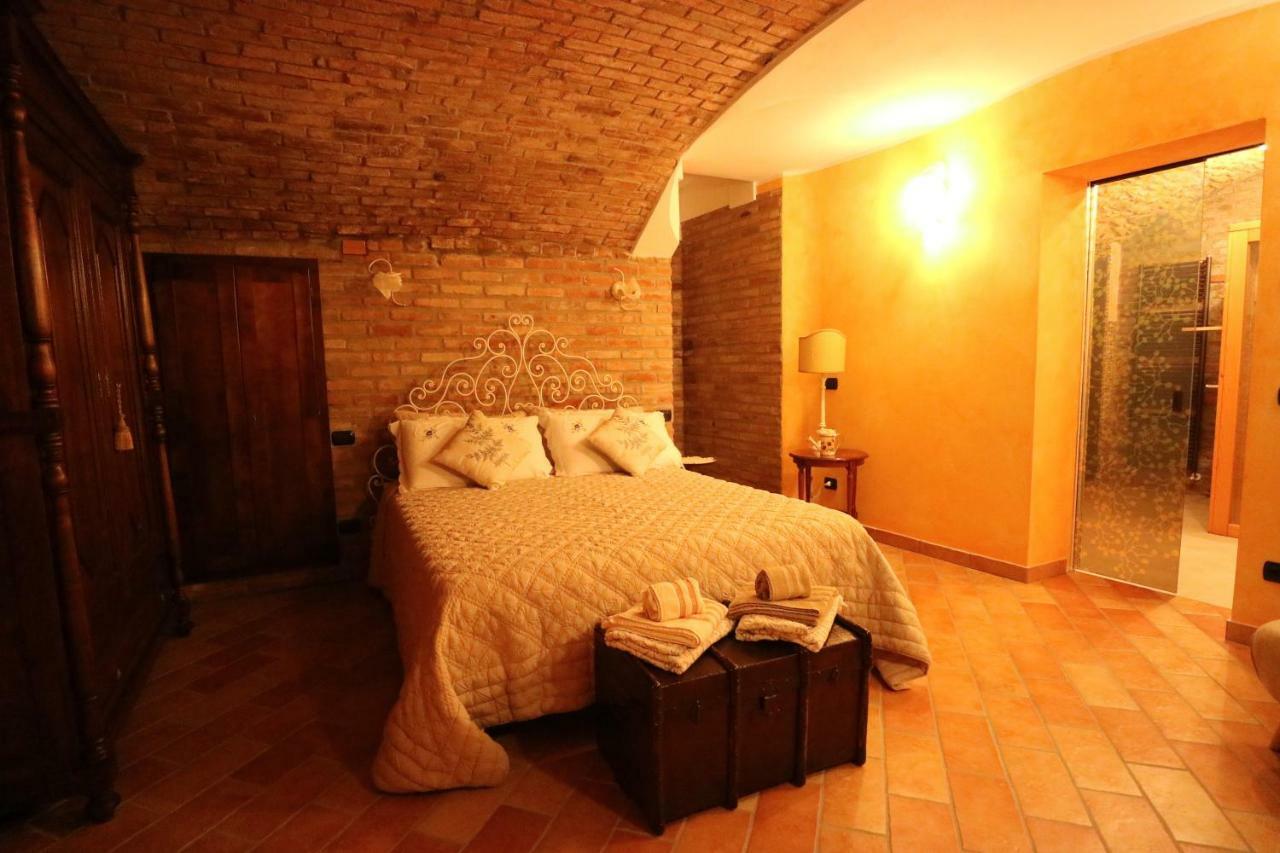 B&B La Corte Suites Salice Terme Zewnętrze zdjęcie