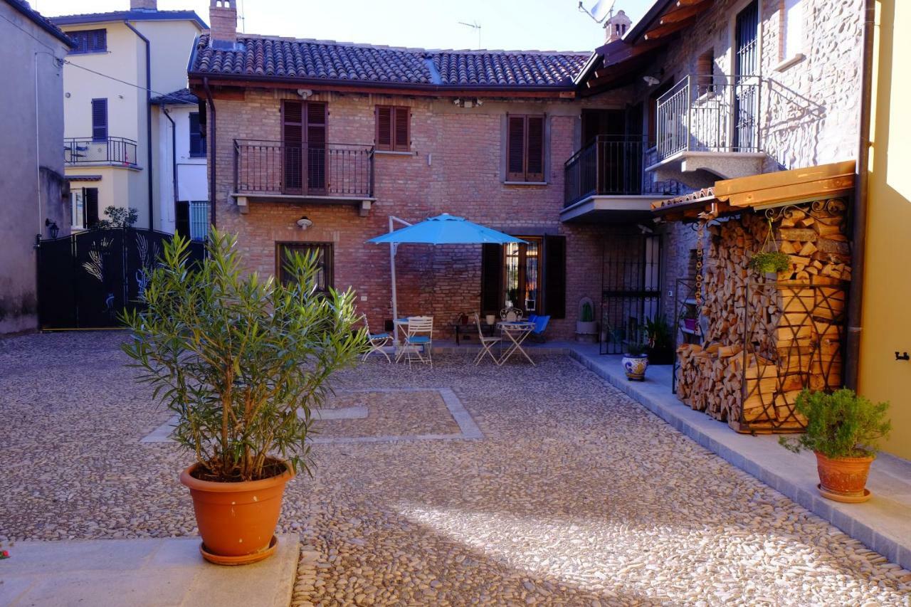 B&B La Corte Suites Salice Terme Zewnętrze zdjęcie